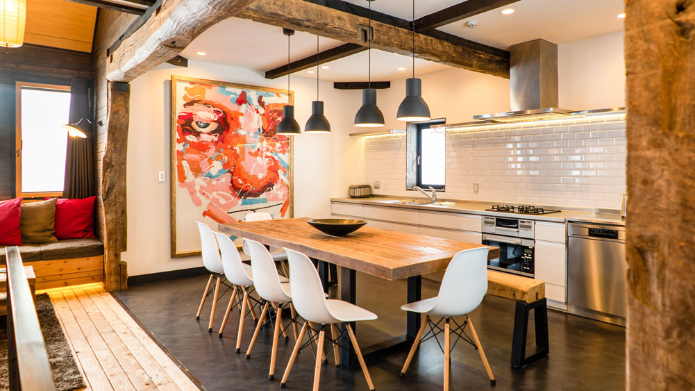 Momiji Lodge - Dining Room and Show Kitchen